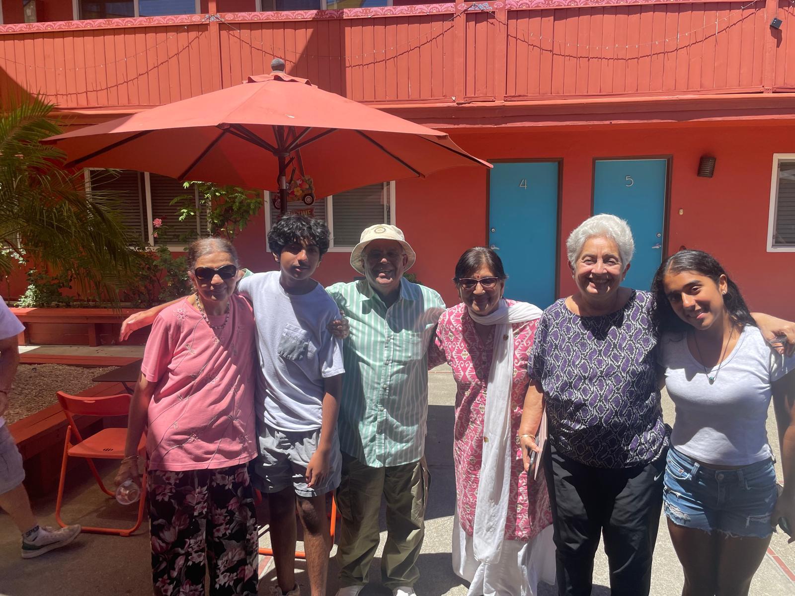 SeniorIT Team Educating Senior_5